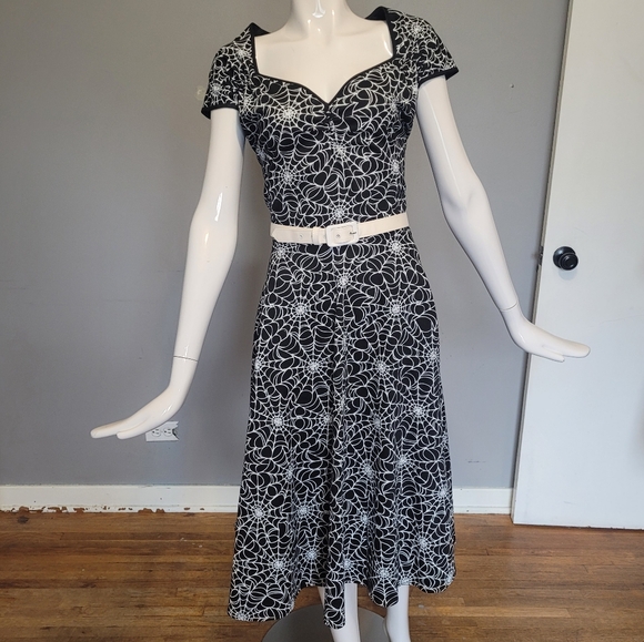 Pinup Couture Heidi Dress in Spiderweb Print, VGUC, Size 2X - Picture 2 of 10